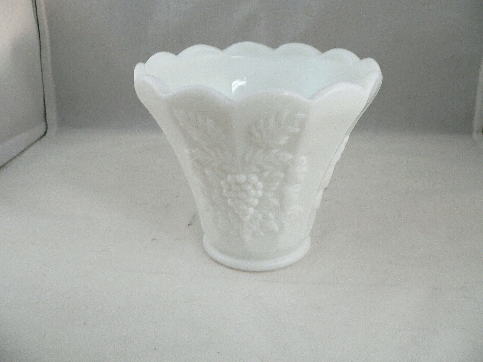 Westmoreland Paneled Grape Flower Pot-----milk Glass